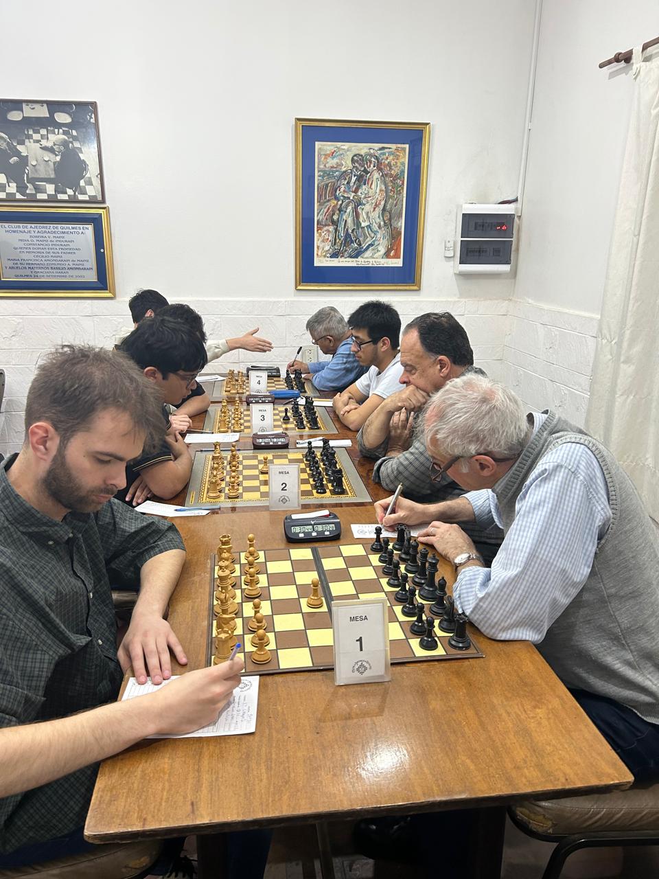Inicio de la ronda en mesas 1-4