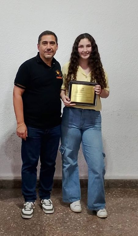 Micaela con Alejandro Méndez, Presidente de Fasgba