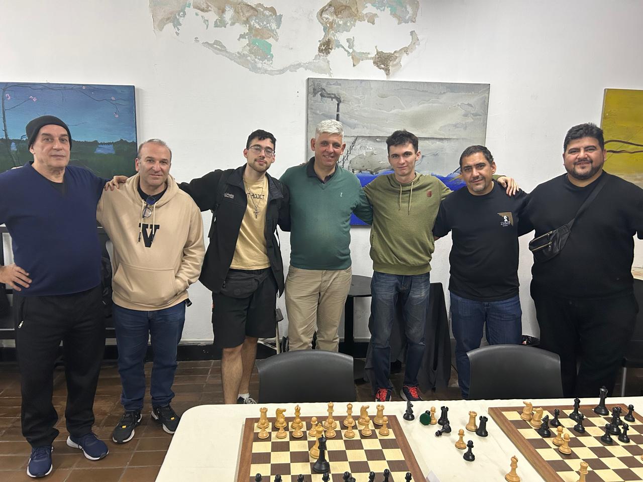 Mayor 2025: Bernal único puntero