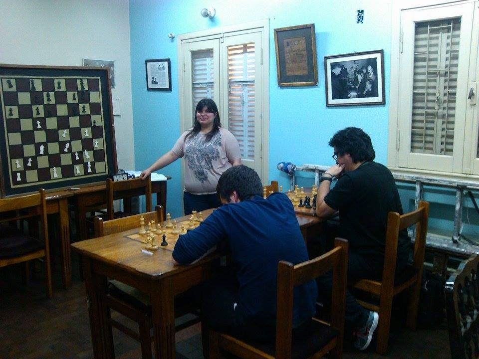 Actualmente como profesora en el Club de Ajedrez de Quilmes, el Vicedecano del ajedrez argentino