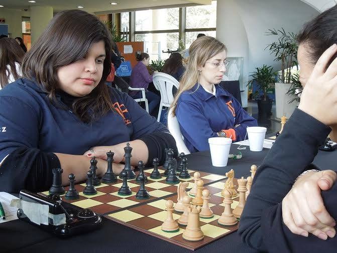 Batallando junto a Carolina Luján