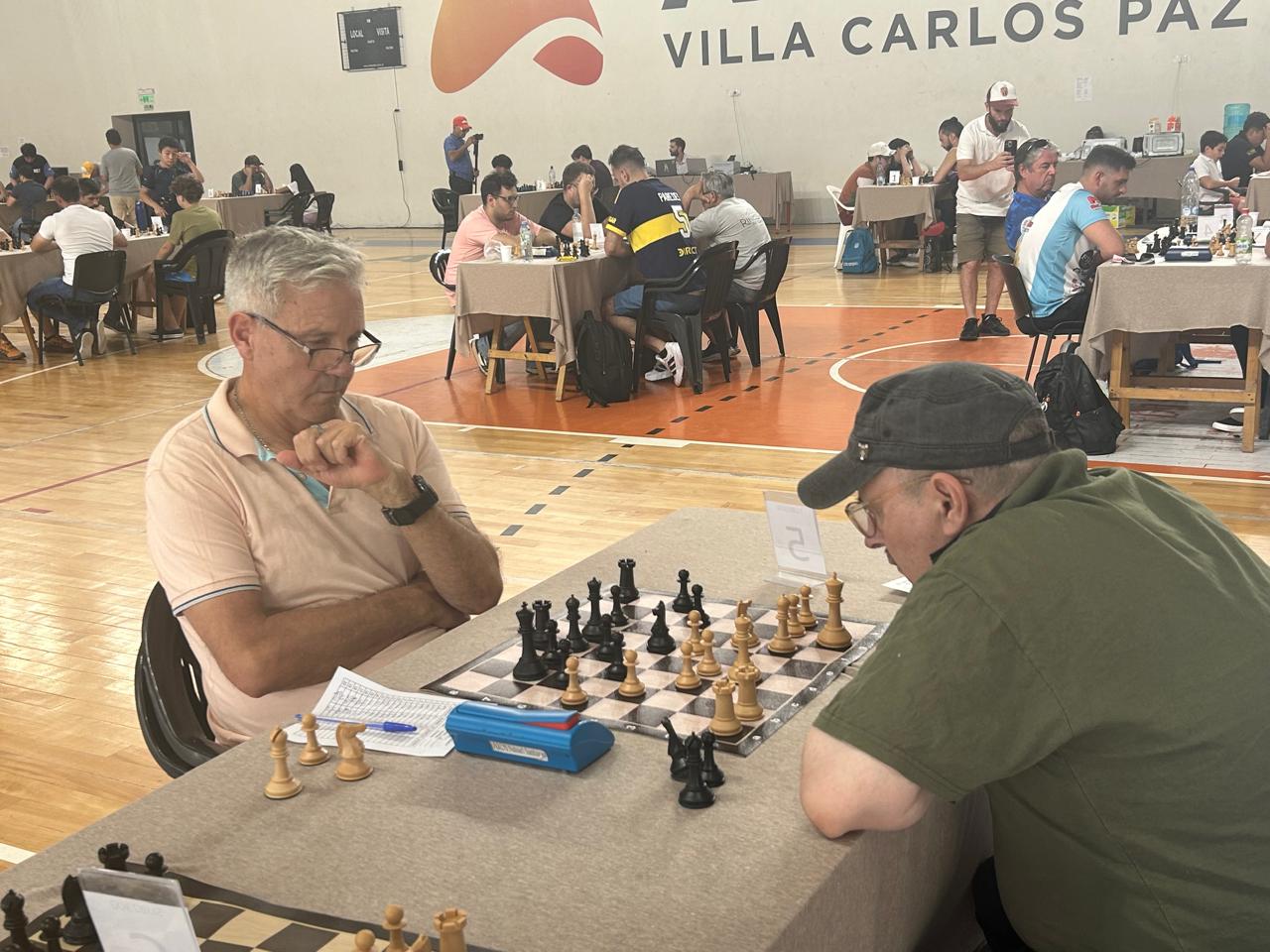 R3: Alejandro Hutt vs. Daniel Varela