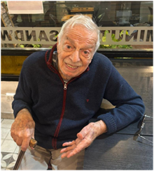 Antonio a sus jóvenes 97 años