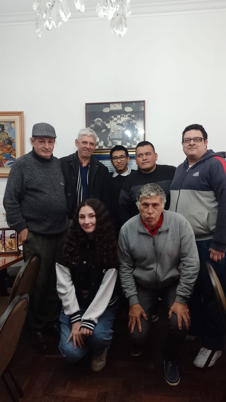 Todos los premiados y staff del torneo: Arriba de izq. a der. Mayo, Re, Taa Bakovich, Durán y Beherens; Abajo: Montiel y Lopresti
