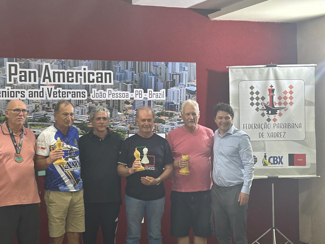 Podio de la +65: MF Lidio Delgado (1ro), MI Silvio Pereira (3ro) y MI Mario Leskovar (2do)