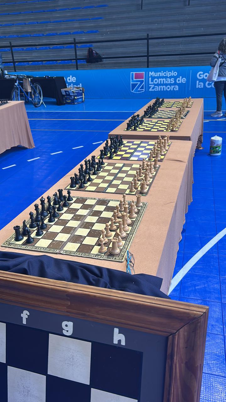 Parte de la gran cantidad de tableros desplegada