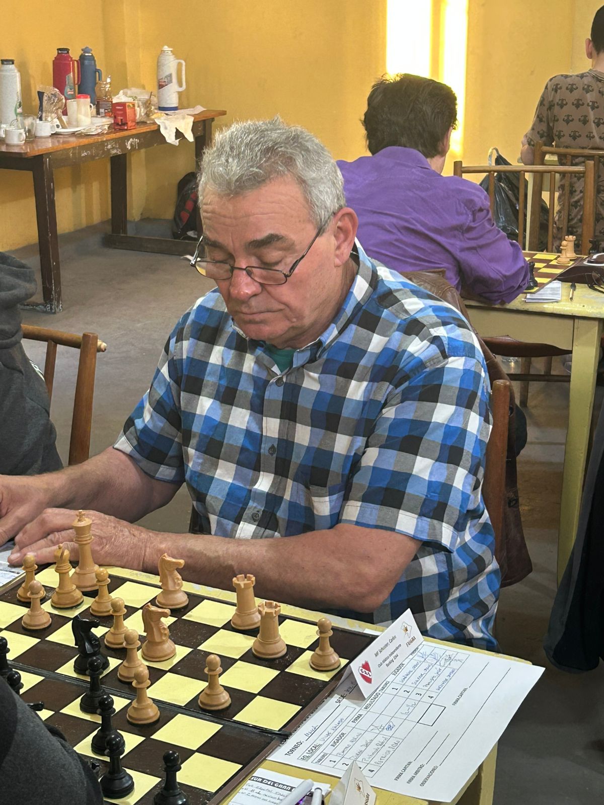 MF Carlos Schuster (Independiente, mesa 2)