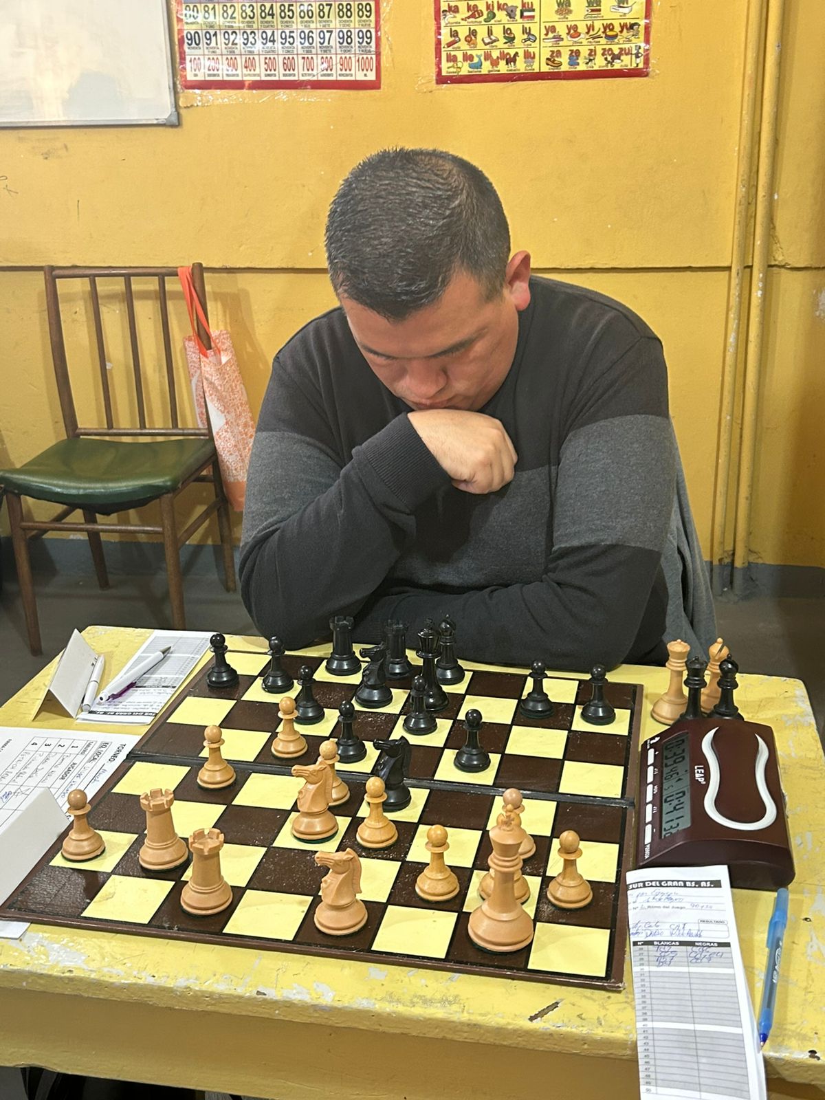 Darío Durán (Wilde, mesa 2)