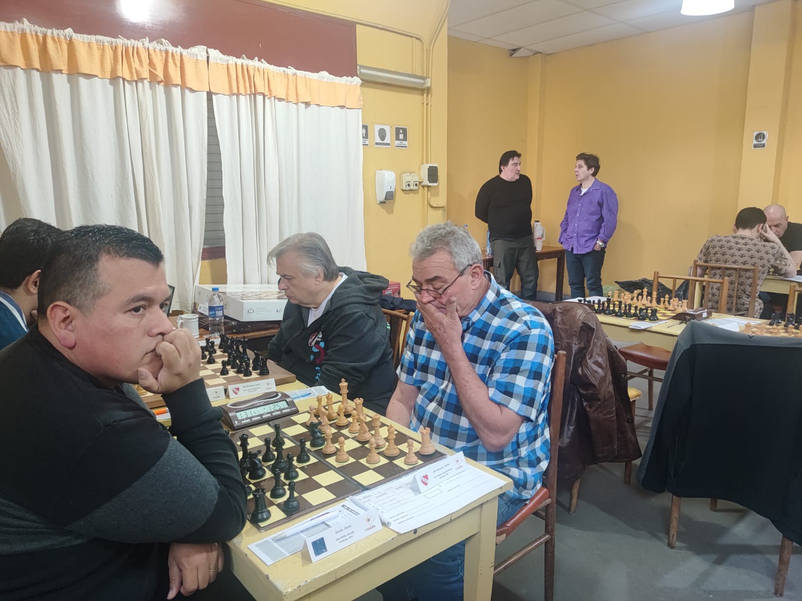 Otra vista de las mesas 1 y 2 en Independiente vs. Wilde