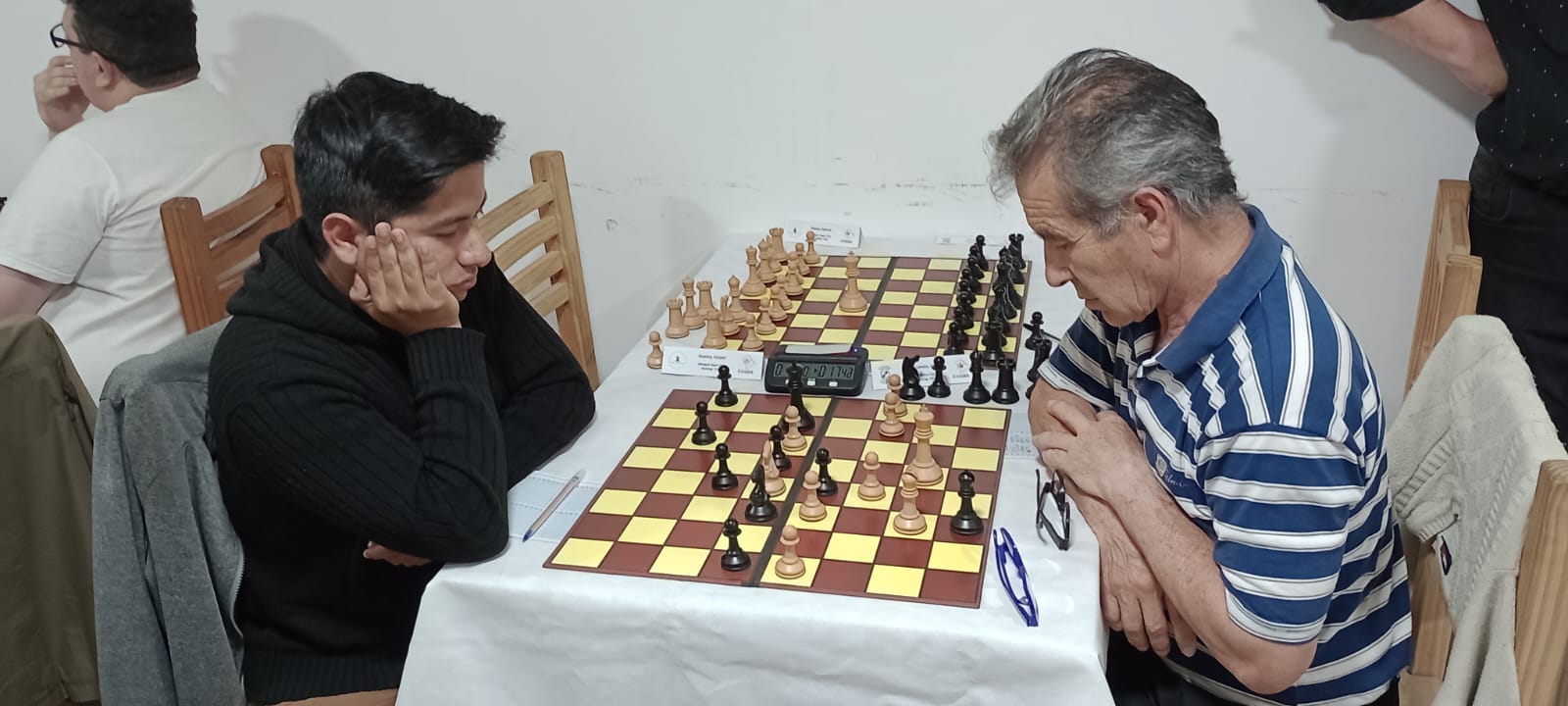 Carlos Legizamón vs. Gaspar Huanca, mesa 2 de Claypole B vs. Adrogué