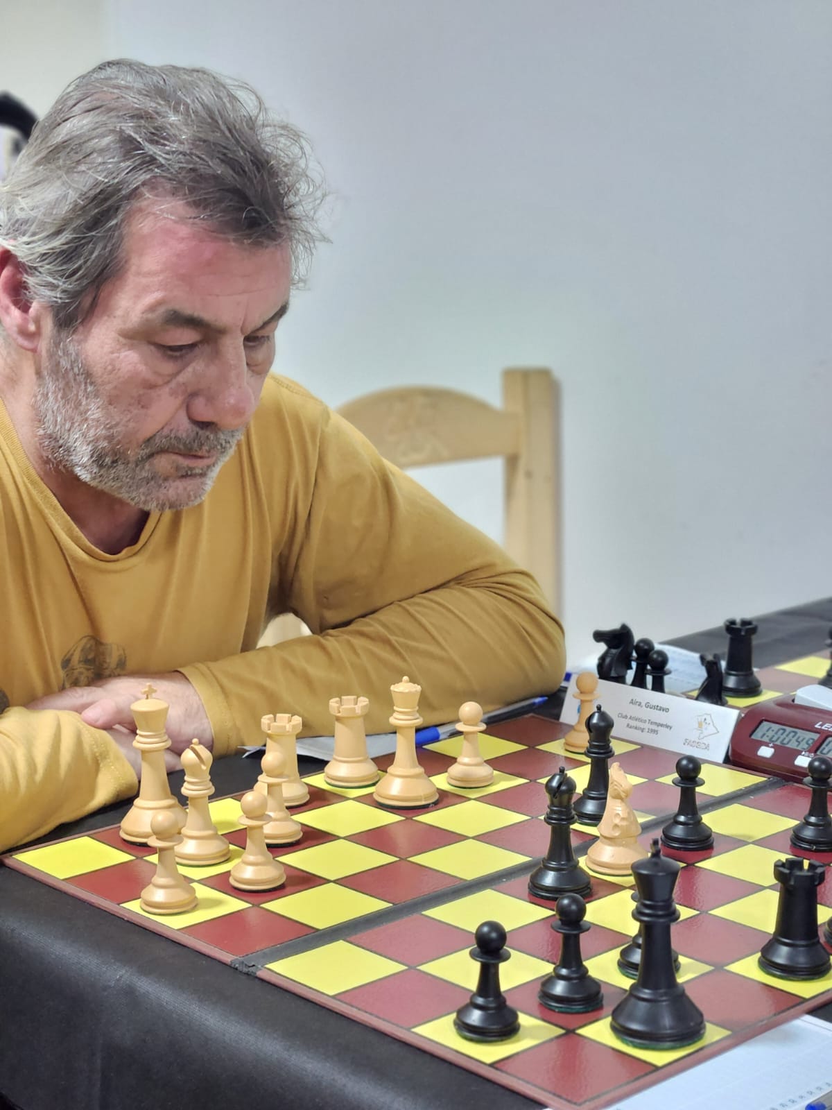 Gustavo Aira (Temperley, mesa 2)