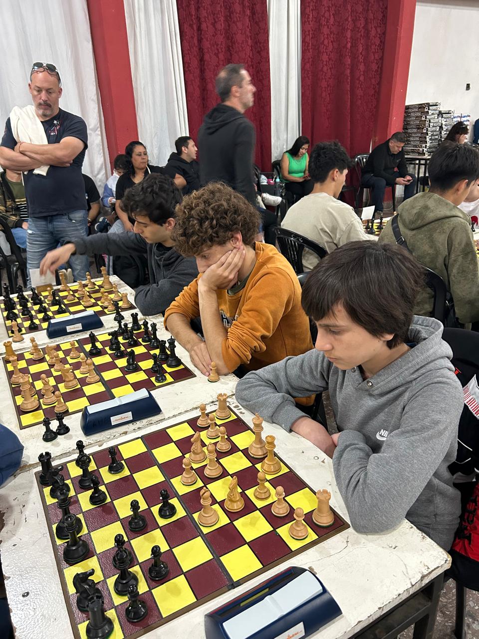 Equipo "Independiente": Iván Egán (Claypole), Lautaro Menasse y Marcos Kessler Cribari