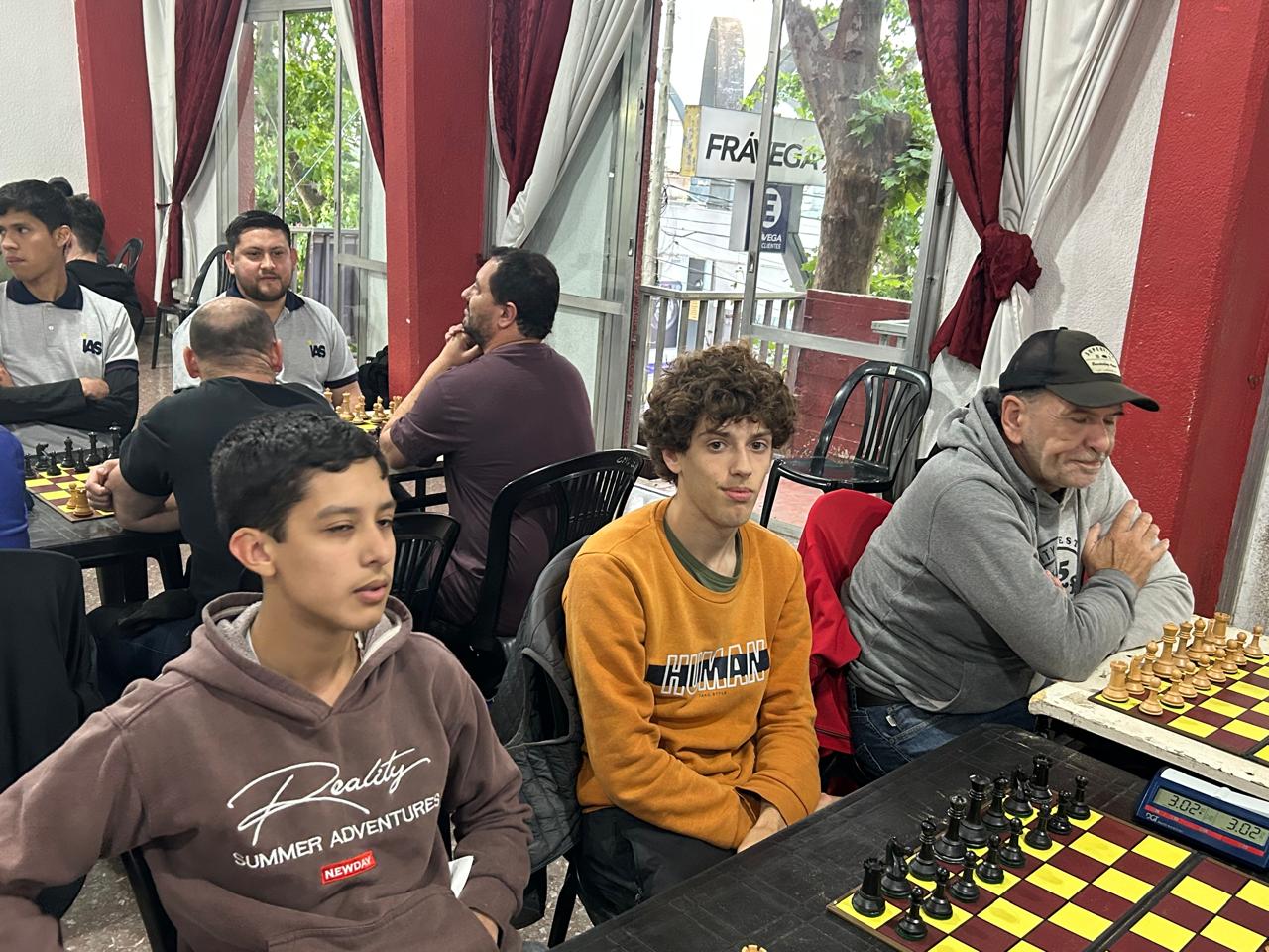 Equipo "CAMG Rojo": Mateo Del Valle, Lautaro Menasse y Marcos Juanchini. Excelente actuación para este equipo mixto, que terminó 4to en la tabla.