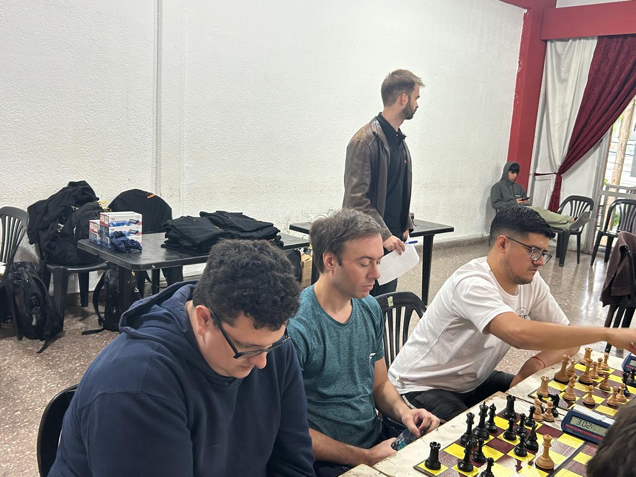 Los campeones de Monte Grande en acción: Leonardo Beheres, MN Rubén Mashal y MN Matías Cabral