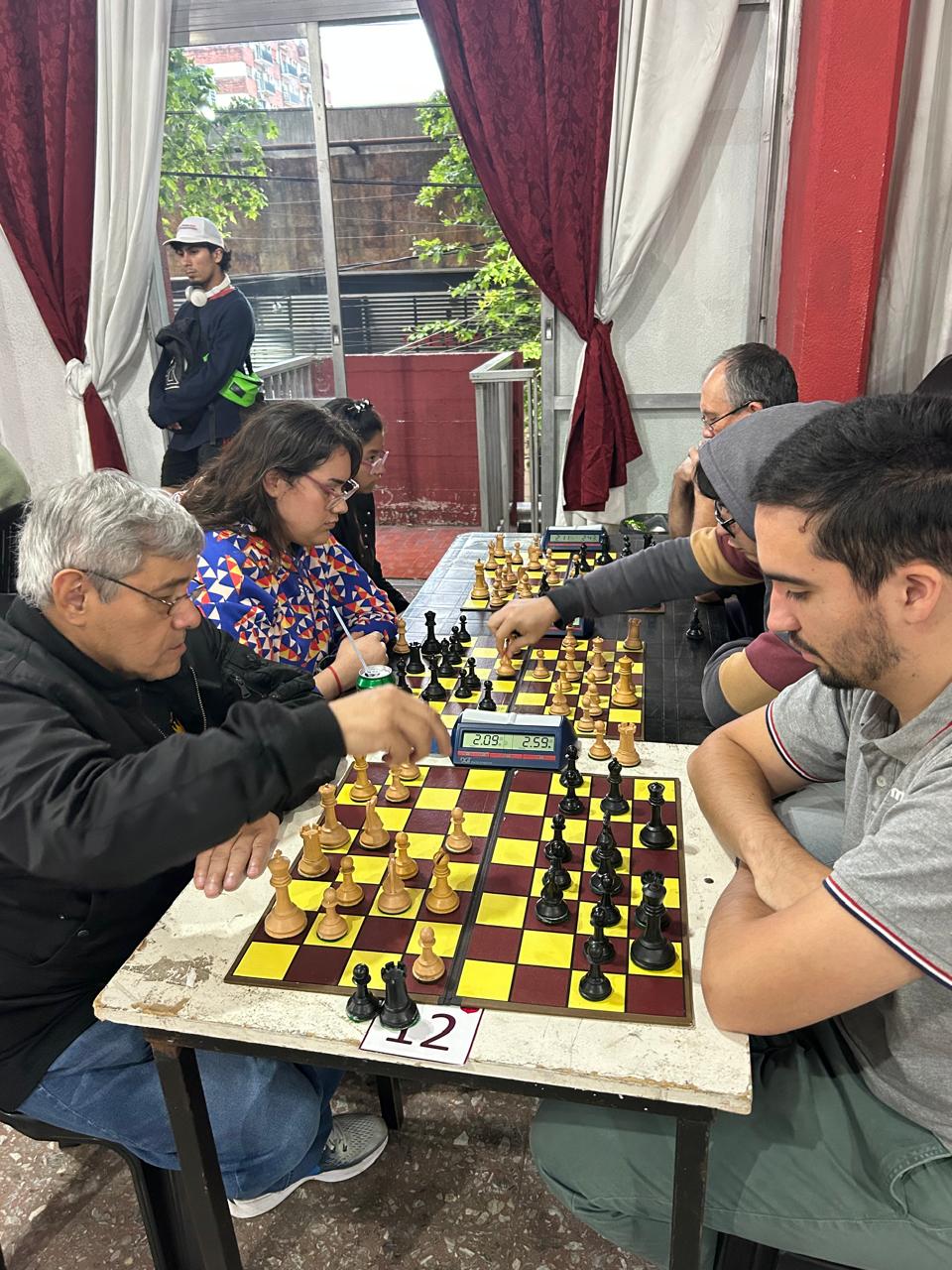 Match entre los equipos de Claypole B y Barrniz