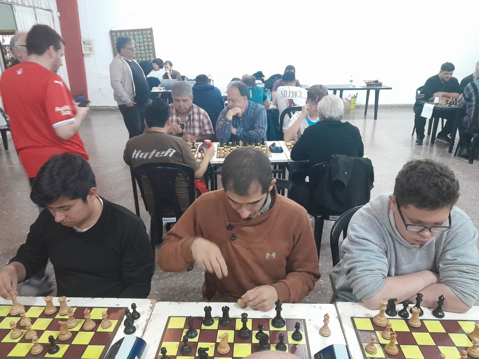 El equipo C de Adrogué Jaque Club tuvo una brillante actuación e hizo podio: Franco Huanca Gaspar, Luis Salerno y Juan Pablo Barrionuevo