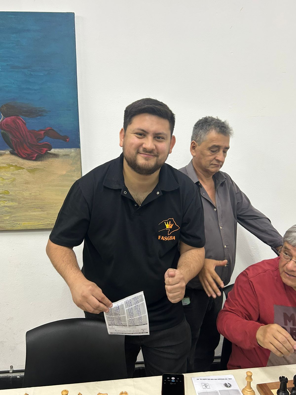 El siempre eficiente Nahuel Dreko ofició como árbitro en la sede del AJC