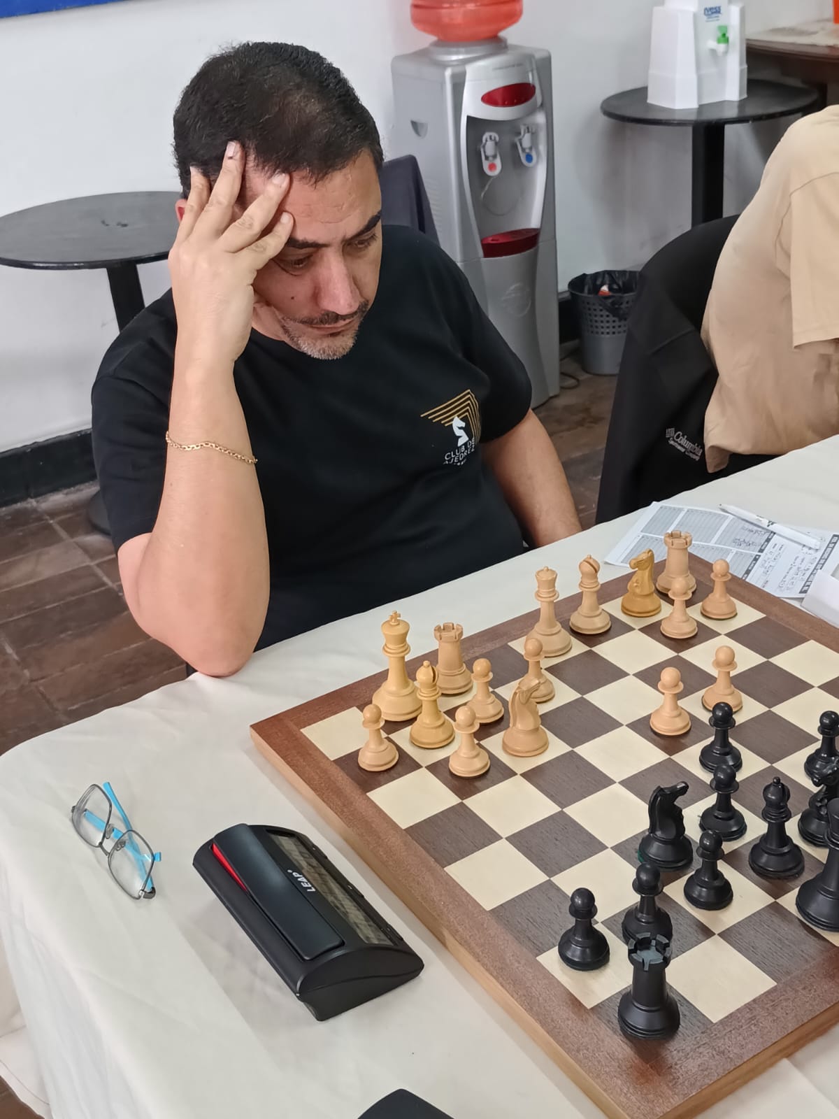 Alejandro Méndez (Bernal, mesa 3)