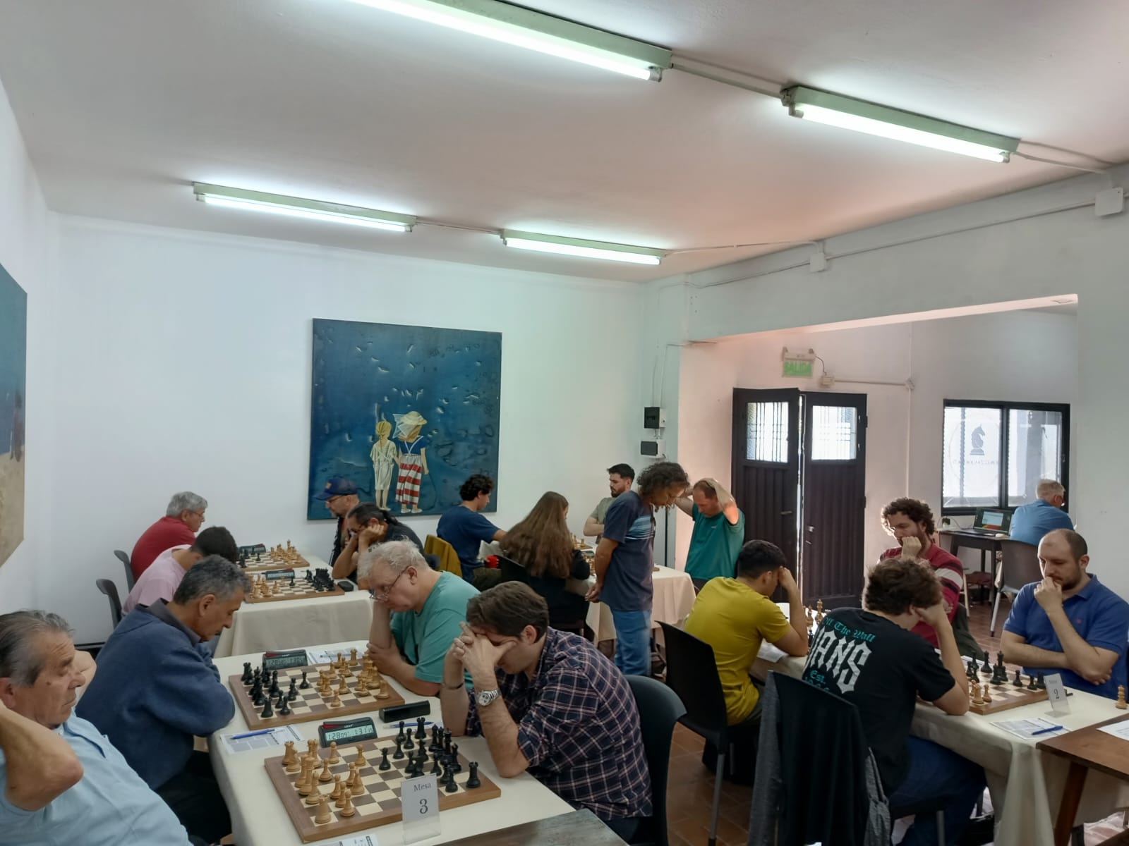 Desde otro ángulo del espacioso salón