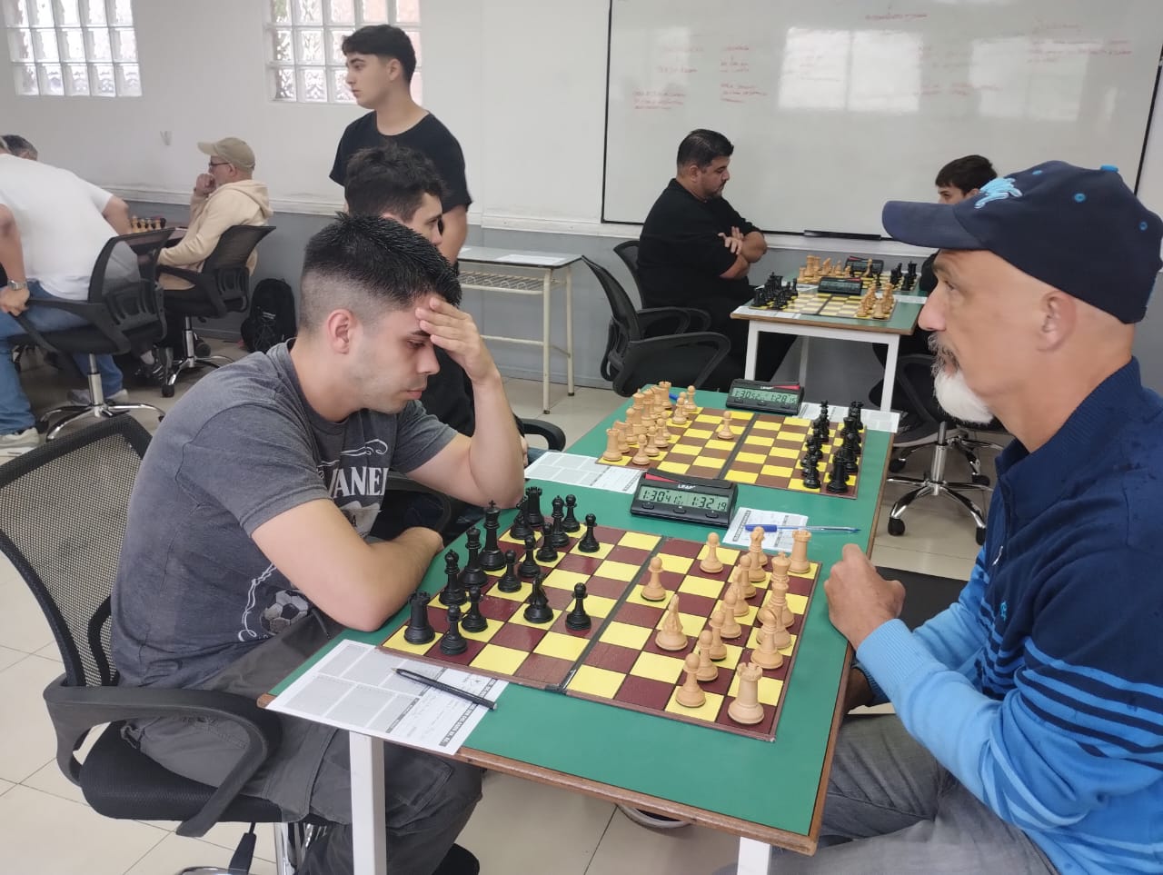 Mesa 4 en Adrogué Jaque Club vs. Racing Club: Sergio Neville vs. Nicolás Curotto