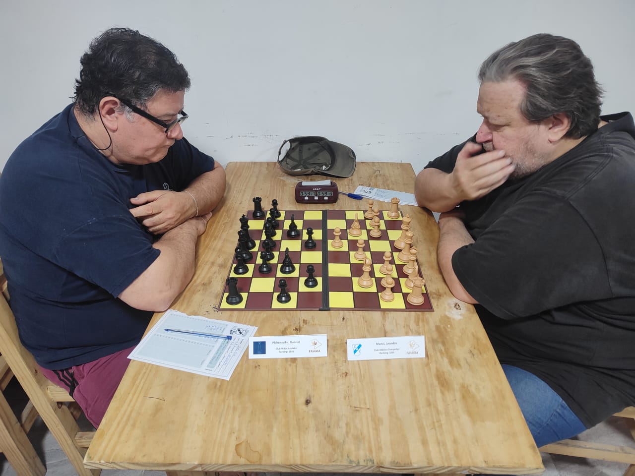 Leandro Manzi vs. Gabriel Pichenenko