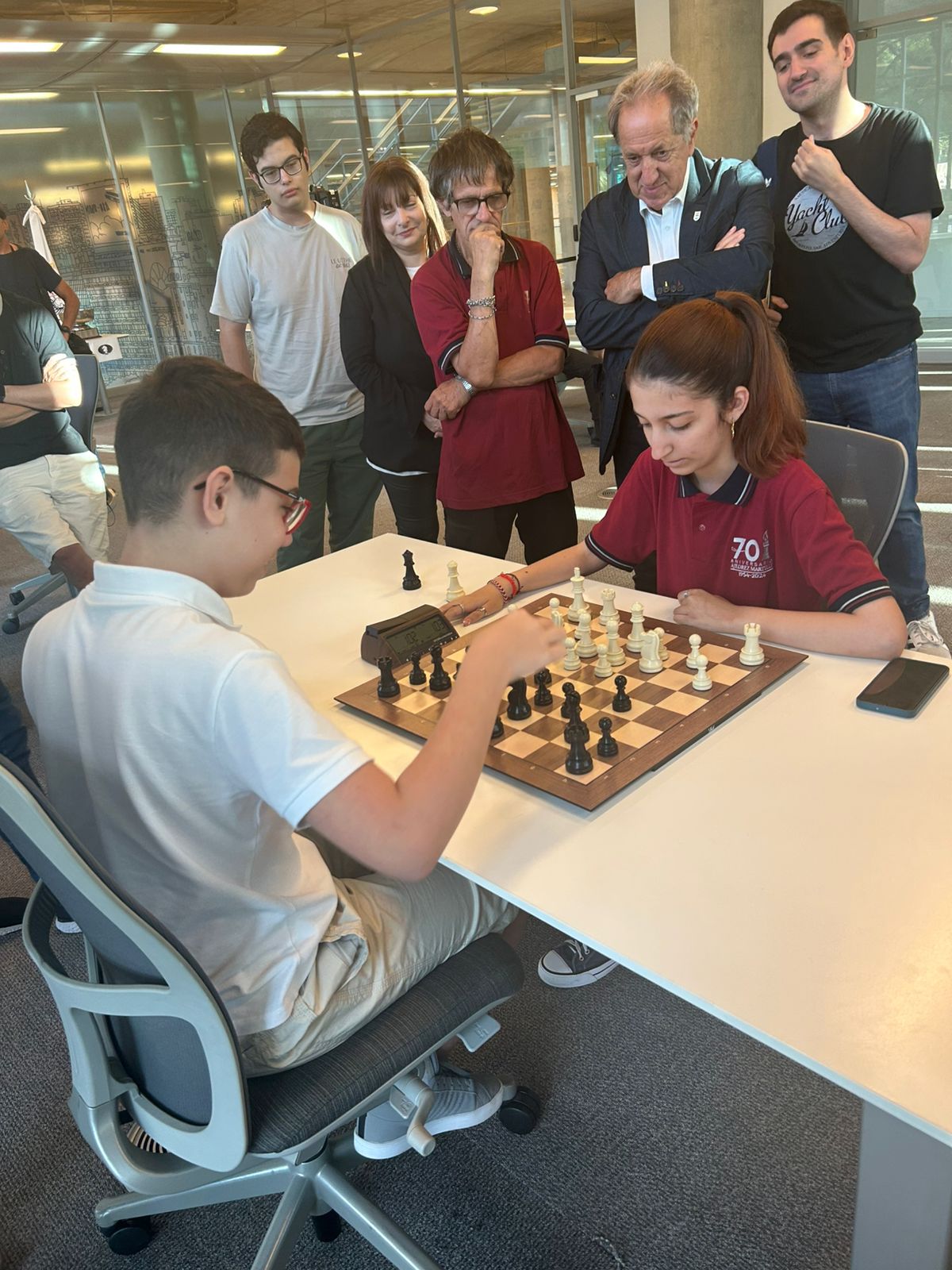 Faustino y Ernestina compartiendo un blitz momentos antes de la premiación
