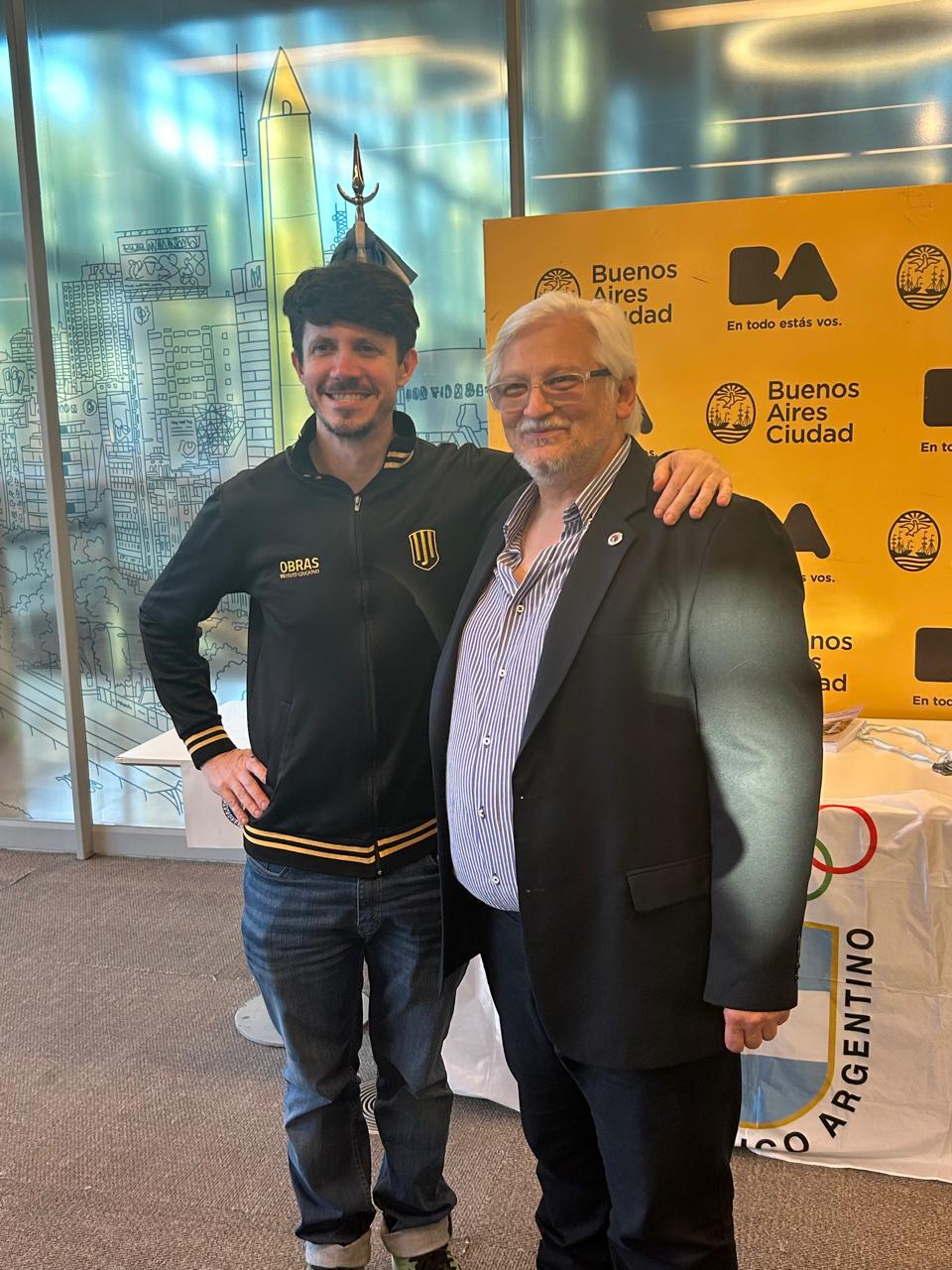 El club Obras en la cima con Diego Flores y Alejandro Sass