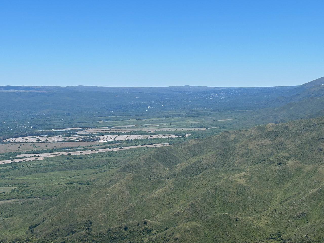 Y hacia el flanco opuesto