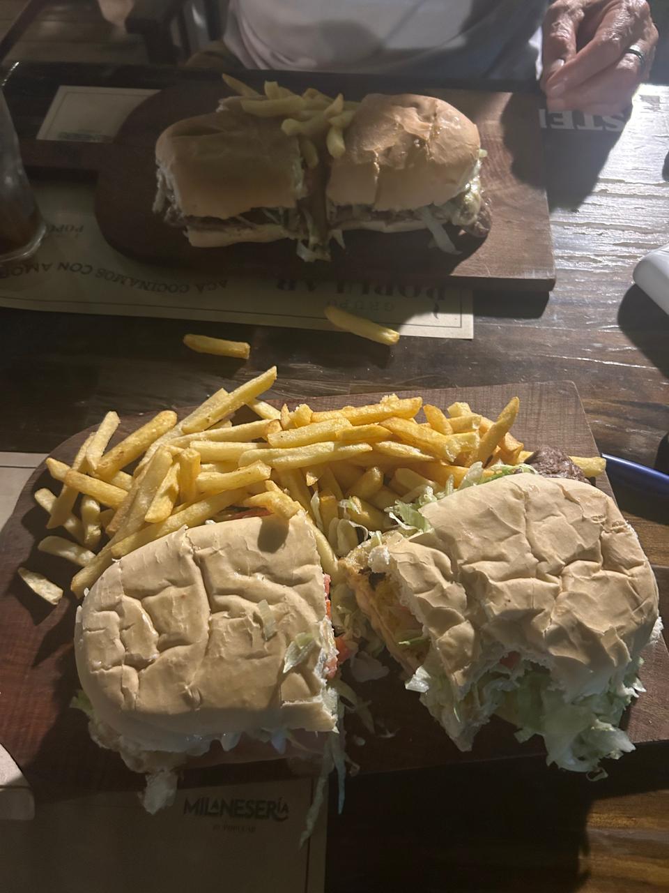 Una bien merecida cena con lomitos