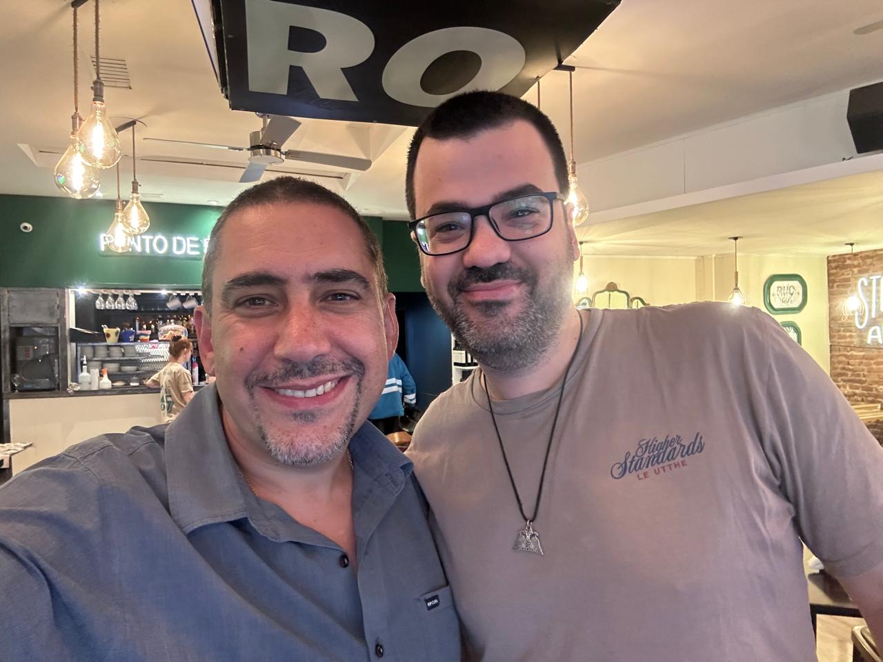 Alejandro y Sebastián en Bahía Blanca, un encuentro clave para el nacimiento de la Escuela